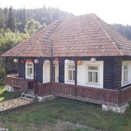 La Malu' Bistritei - Casutele Valea Stanii Otel Dış mekan fotoğraf